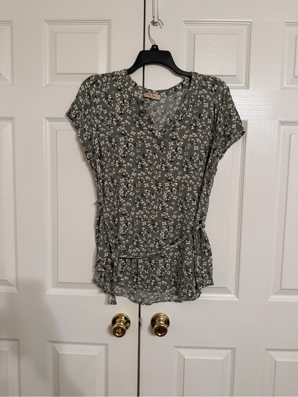 Floral V-Neck Short-Sleeve Peplum Blouse in Olive Green